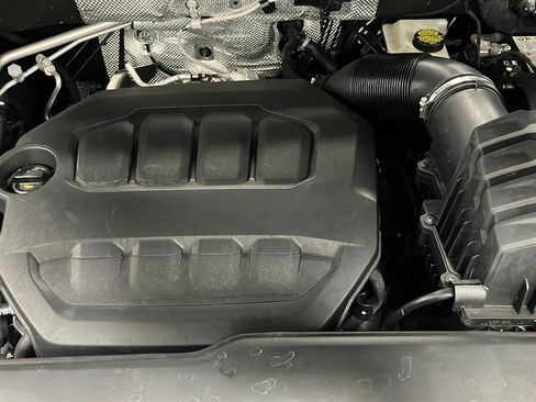 Used 2025 Volkswagen Atlas SEL AWD/4WD image 28
