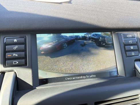 Used 2019 Land Rover Discovery Sport HSE AWD/4WD image 12