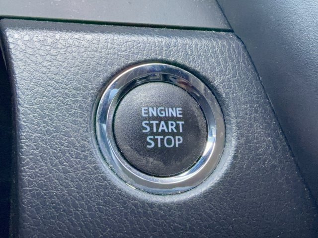 Used 2022 Toyota Camry SE w/ Convenience Package FWD image 26