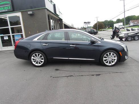 Used 2013 Cadillac XTS Luxury w/ Driver Awareness Package FWD image 3