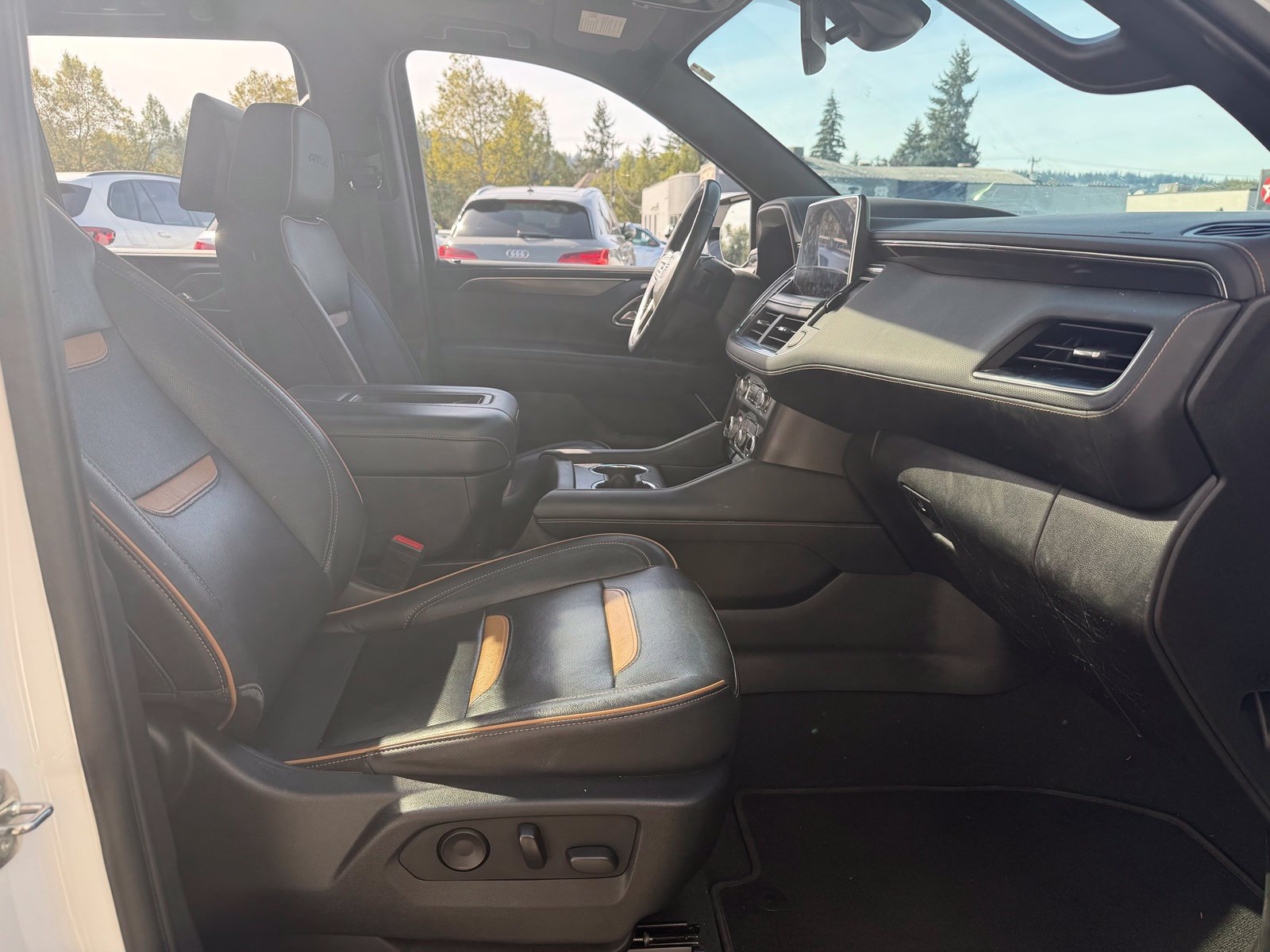 Used 2021 GMC Yukon AT4 w/ AT4 Premium Plus Package AWD/4WD image 26
