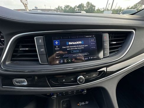 Used 2021 Buick Enclave Avenir image 16