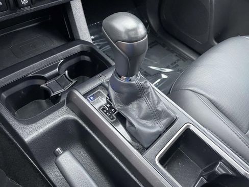 Used 2022 Toyota Tacoma TRD Off-Road w/ TRD Premium Off Road Package image 44