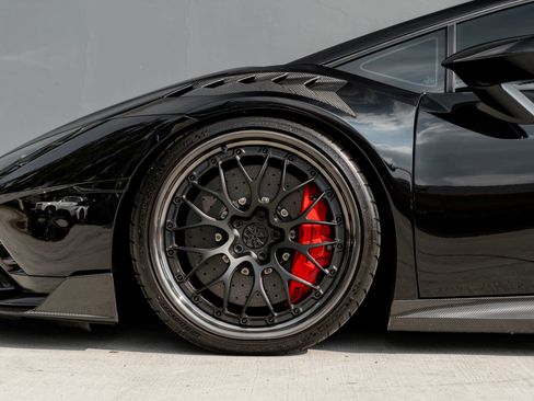 Used 2024 Lamborghini Huracan Tecnica image 17