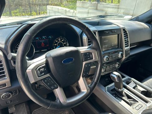 Used 2015 Ford F150 Platinum w/ Equipment Group 701A Luxury image 3