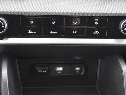 Used 2024 Kia Sportage LX image 24