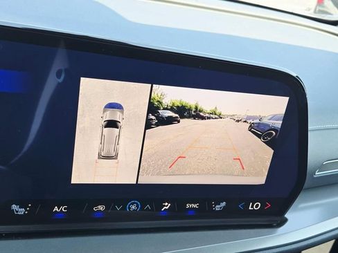 New 2026 Chevrolet Traverse LT w/ Driver Confidence Package FWD image 22