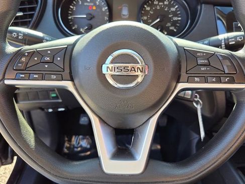 Used 2019 Nissan Rogue Sport S image 25