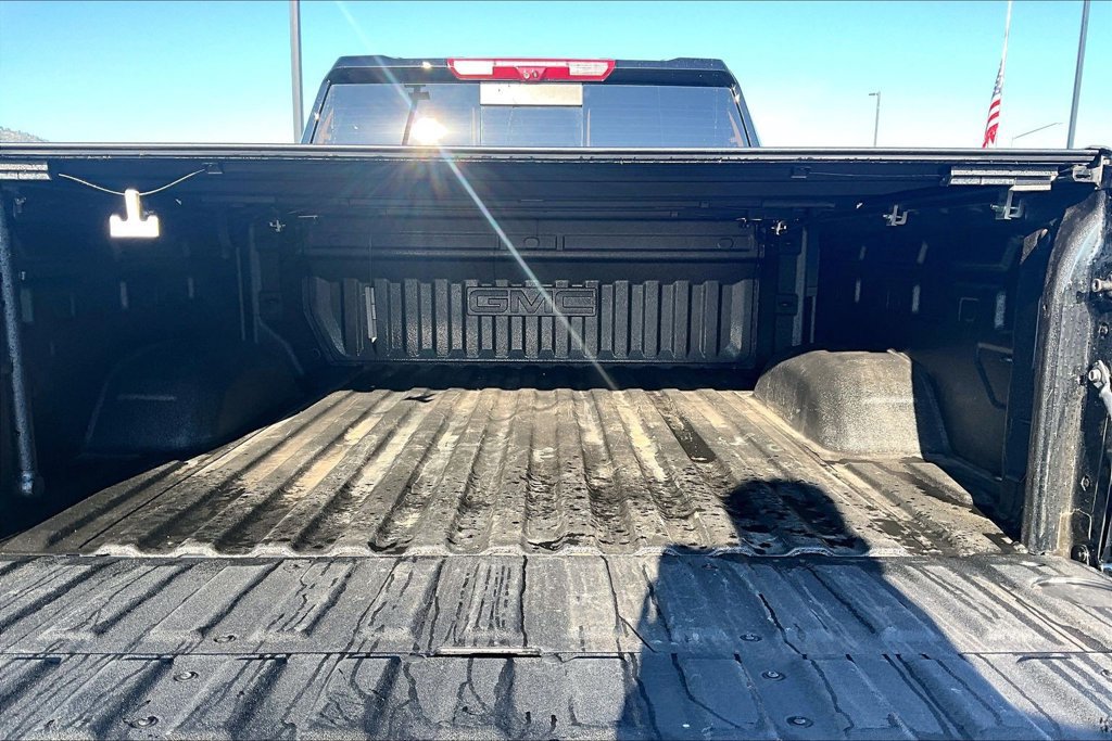 Used 2025 GMC Sierra 2500 AT4X AWD/4WD image 18