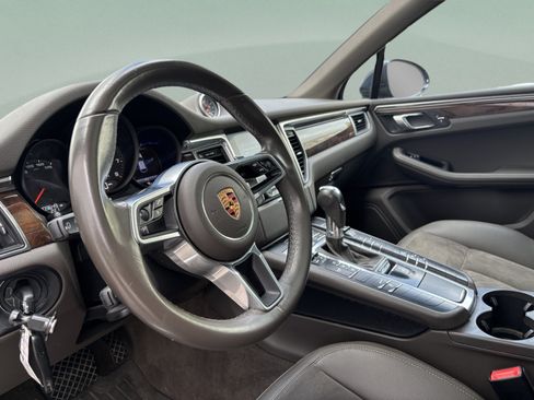 Used 2017 Porsche Macan AWD/4WD image 18