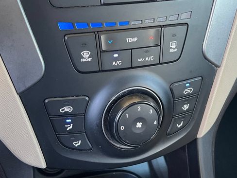 Used 2013 Hyundai Santa Fe Sport 2.0T FWD image 19