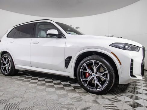 Used 2025 BMW X5 sDrive40i w/ M Sport Package RWD image 2