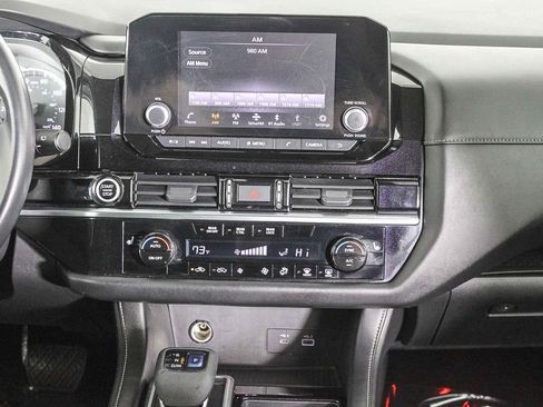 Used 2022 Nissan Pathfinder SV image 14