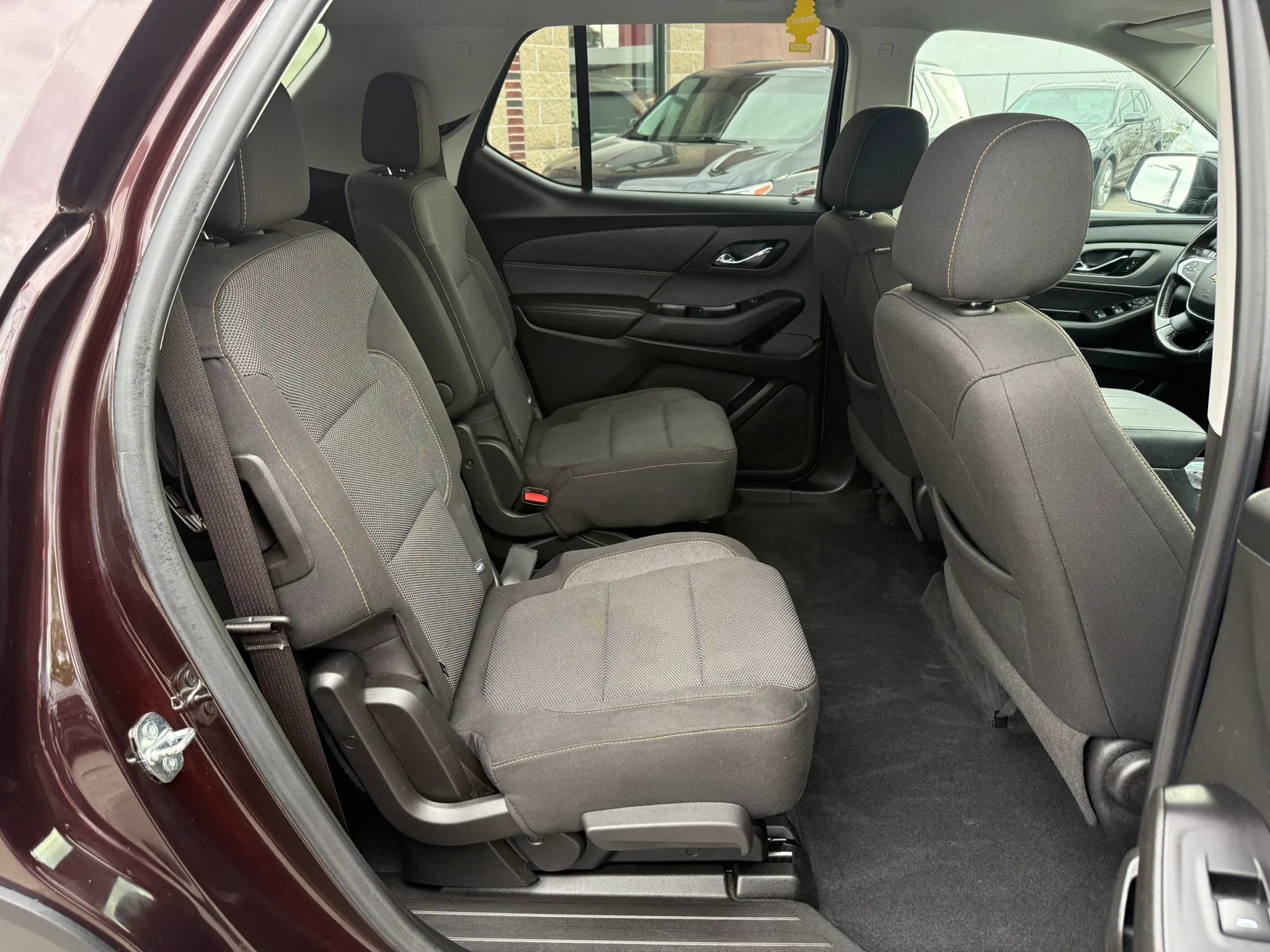 Used 2020 Chevrolet Traverse LT FWD image 33