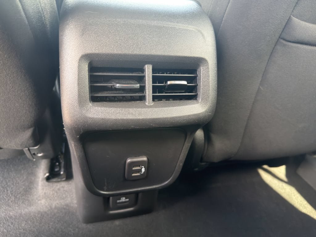 Used 2023 Chevrolet Equinox LT FWD image 17