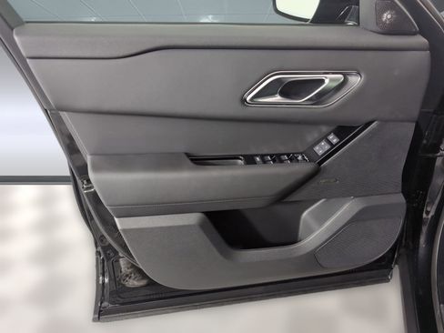 Used 2026 Land Rover Range Rover Velar S image 11