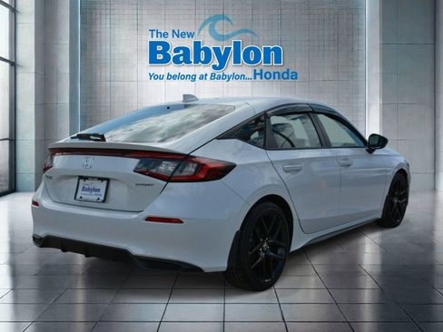 Used 2025 Honda Civic Sport image 4