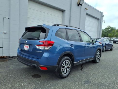 Used 2023 Subaru Forester Premium AWD/4WD image 2