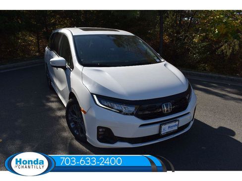 New 2026 Honda Odyssey Touring image 2