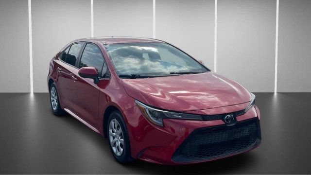 Used 2020 Toyota Corolla LE FWD image 2