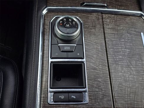 Used 2018 Ford Expedition Limited w/ Equipment Group 301A image 26