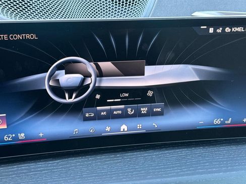 Used 2026 BMW 330i Sedan w/ Premium Package image 23