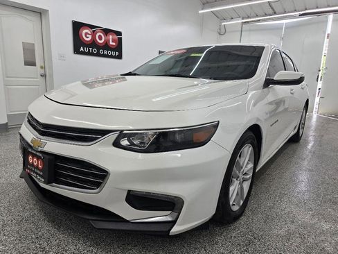 Used 2017 Chevrolet Malibu LT FWD image 7