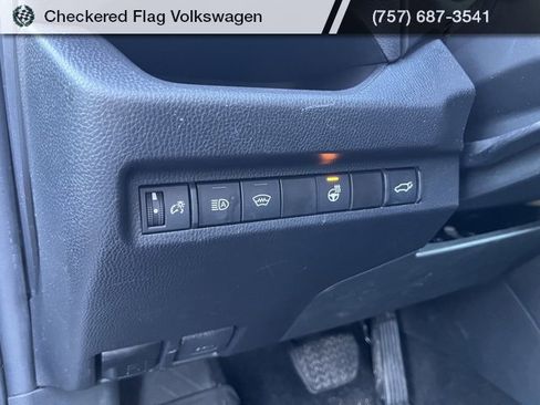 Used 2023 Toyota RAV4 XLE Premium image 17