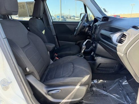 Used 2019 Jeep Renegade Latitude image 9