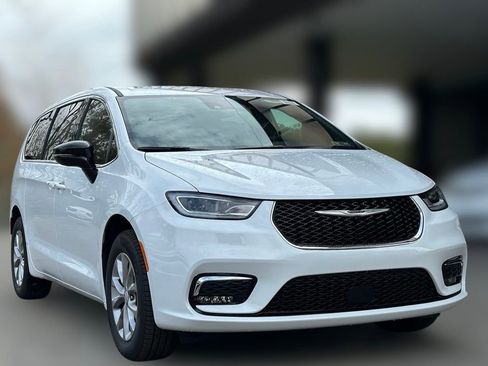 New 2026 Chrysler Pacifica Select image 28