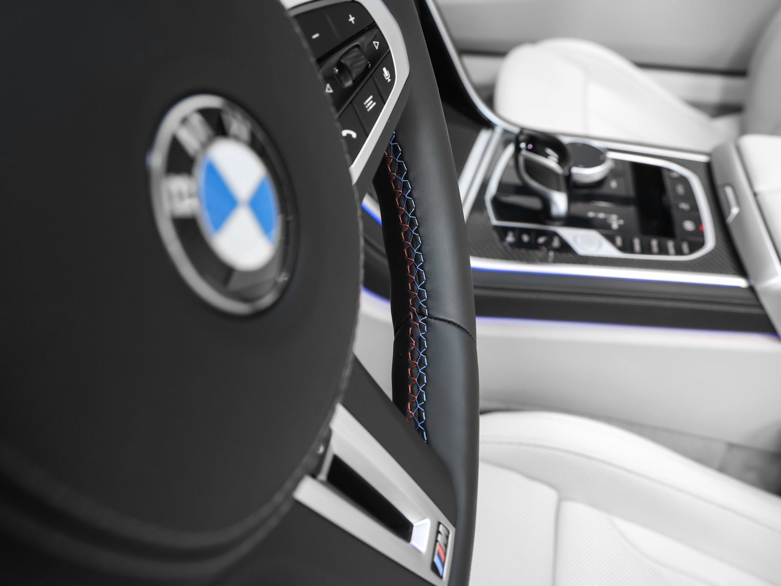 Used 2026 BMW M850i xDrive Convertible AWD/4WD image 34