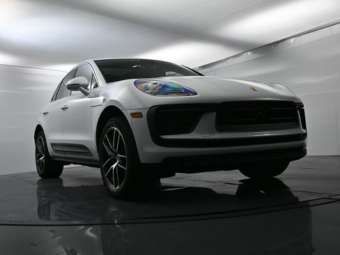 Certified 2024 Porsche Macan image 52