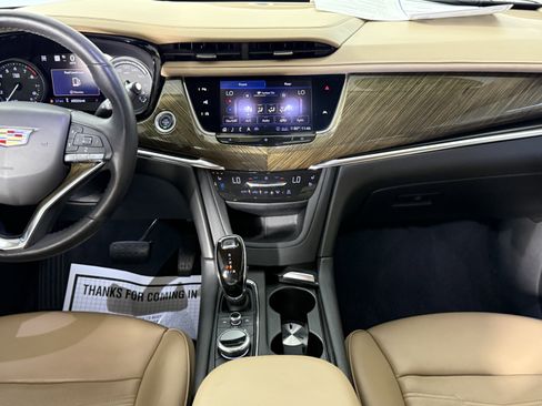 Used 2020 Cadillac XT6 Premium Luxury w/ Platinum Package image 12