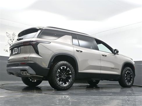 New 2026 Chevrolet Traverse Z71 w/ Enhanced Driving Package image 12