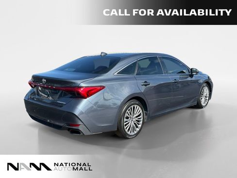 Used 2019 Toyota Avalon Limited FWD image 5