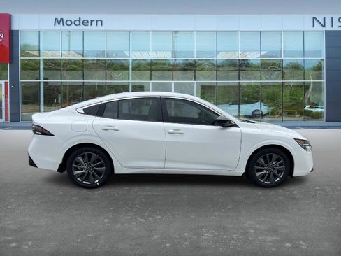 New 2026 Nissan Sentra SL image 4