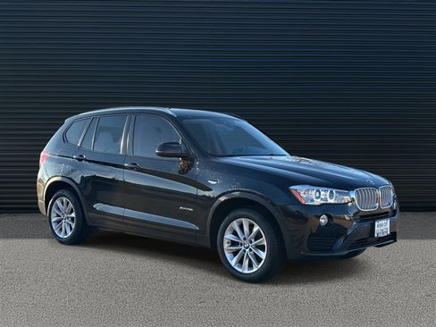 Used 2017 BMW X3 xDrive28i image 3