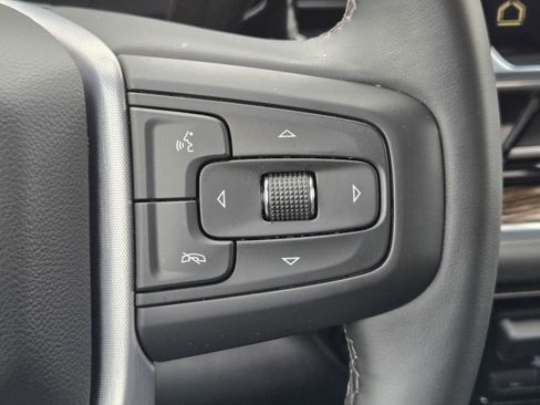 Used 2025 GMC Sierra 1500 Elevation image 25