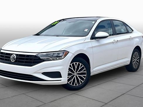 Used 2021 Volkswagen Jetta R-Line FWD image 2