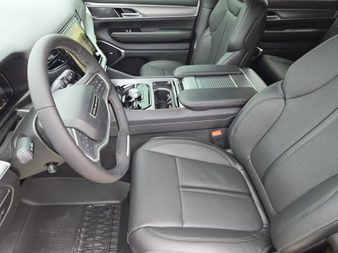 New 2026 Jeep Grand Wagoneer 4WD image 10
