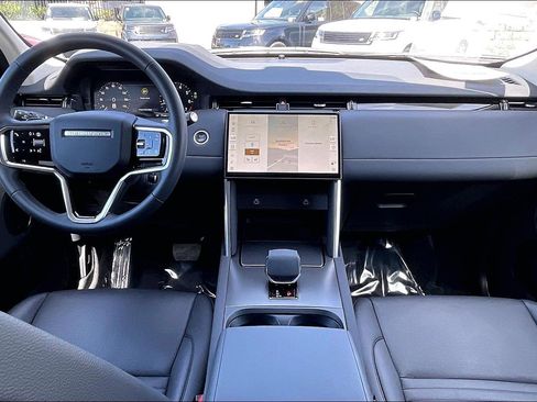 Used 2025 Land Rover Discovery Sport S image 15