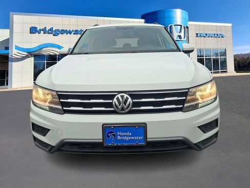 Used 2019 Volkswagen Tiguan SE AWD/4WD image 2