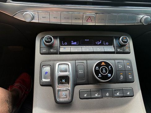 Used 2021 Hyundai Palisade Limited AWD/4WD image 19