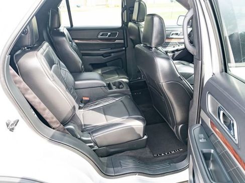 Used 2019 Ford Explorer Platinum AWD/4WD image 40
