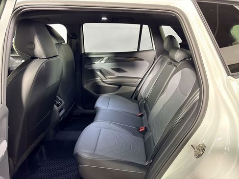 New 2026 Volkswagen Tiguan SE R-Line AWD/4WD image 20