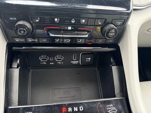 Used 2023 Jeep Grand Cherokee Overland w/ Luxury Tech Group IV AWD/4WD image 29