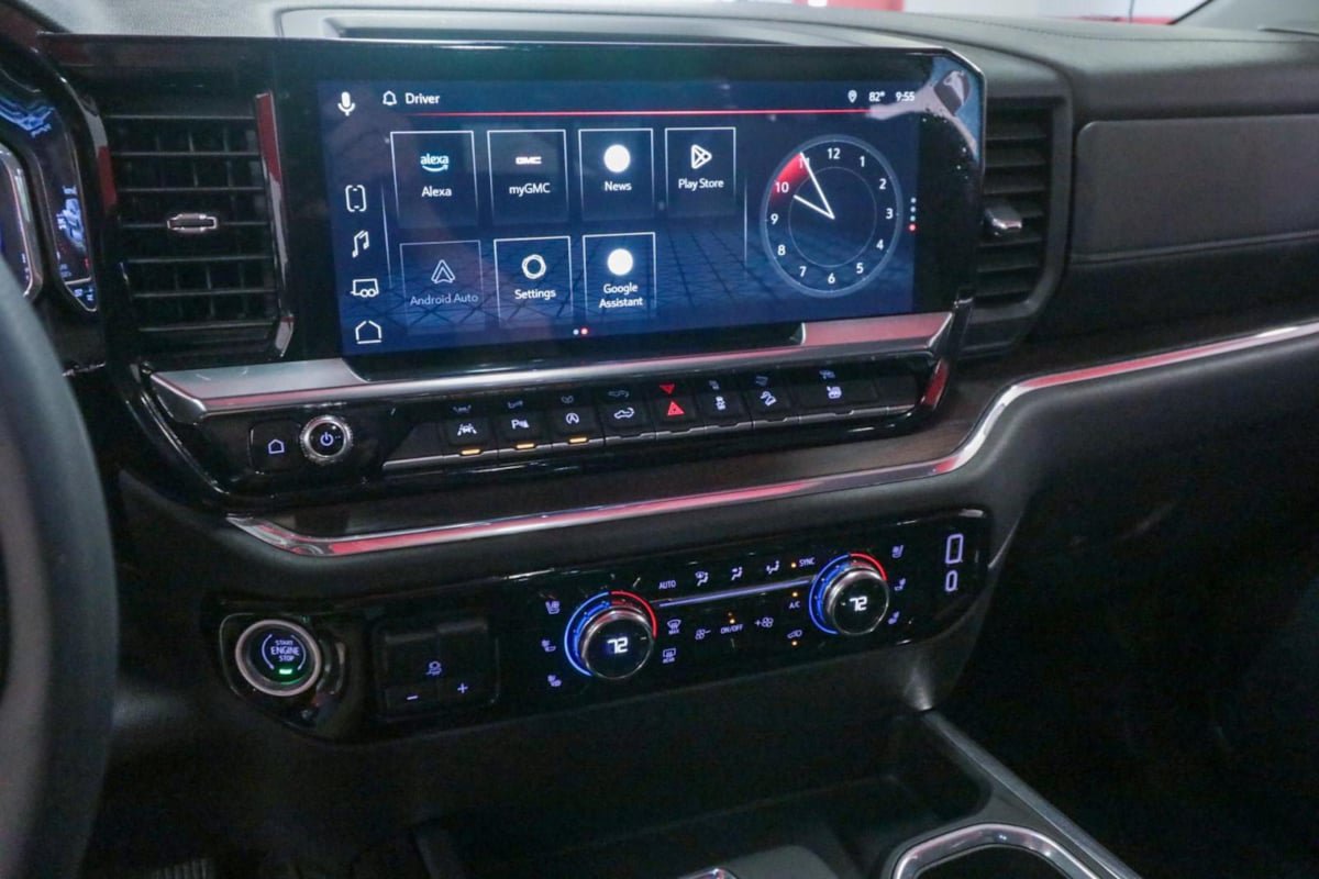 Used 2023 GMC Sierra 1500 SLT AWD/4WD image 21