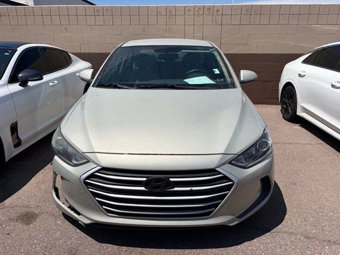 Used 2017 Hyundai Elantra SE FWD image 3