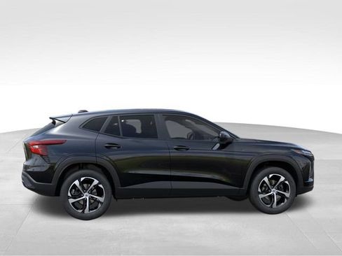 New 2026 Chevrolet Trax RS w/ Driver Confidence Package FWD image 5