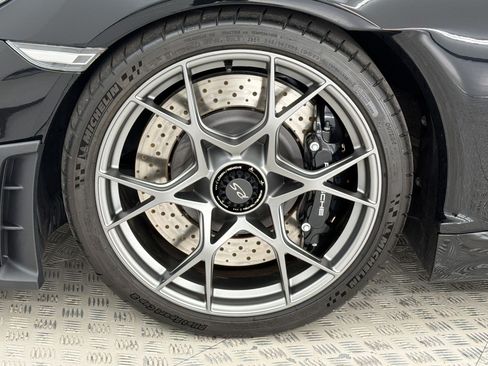 Certified 2025 Porsche 718 Boxster Spyder RS RWD image 12